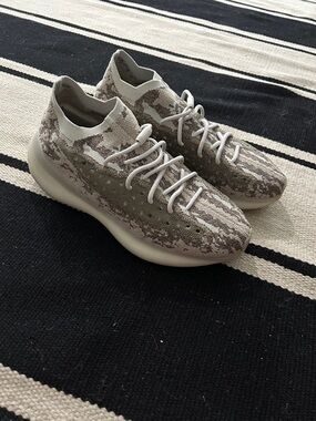 Adidas Yeezy boost 380 “Pyrite” size 12